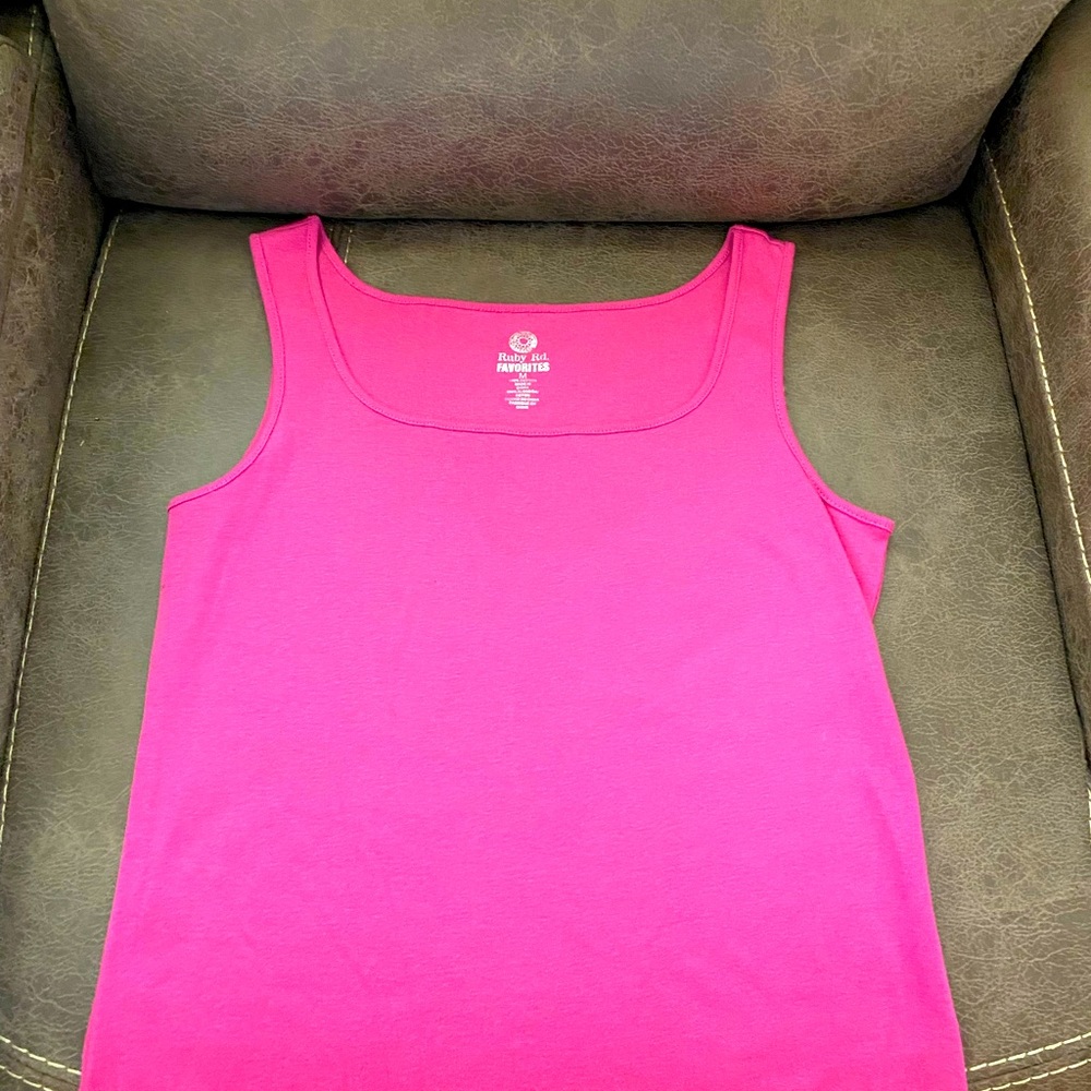 Nice Ruby Rd. Size M